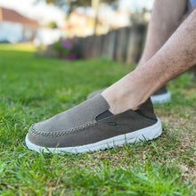 Lade das Bild in den Galerie-Viewer, 8000Kicks Hanf Slip On SunSlide dark green