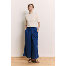 Lade das Bild in den Galerie-Viewer, Tranquillo Hose ‚Soniaa‘ navy

