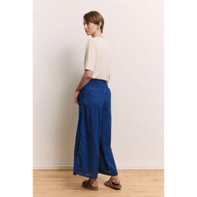 Lade das Bild in den Galerie-Viewer, Tranquillo Hose ‚Soniaa‘ navy
