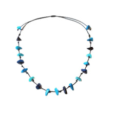 Lade das Bild in den Galerie-Viewer, Green Age Tagua Kette Zarita blau
