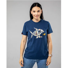 Lade das Bild in den Galerie-Viewer, THTC Hanf T-Shirt Plastic Fish blau
