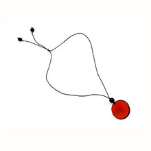Lade das Bild in den Galerie-Viewer, Green Age Tagua Kette Laura rot
